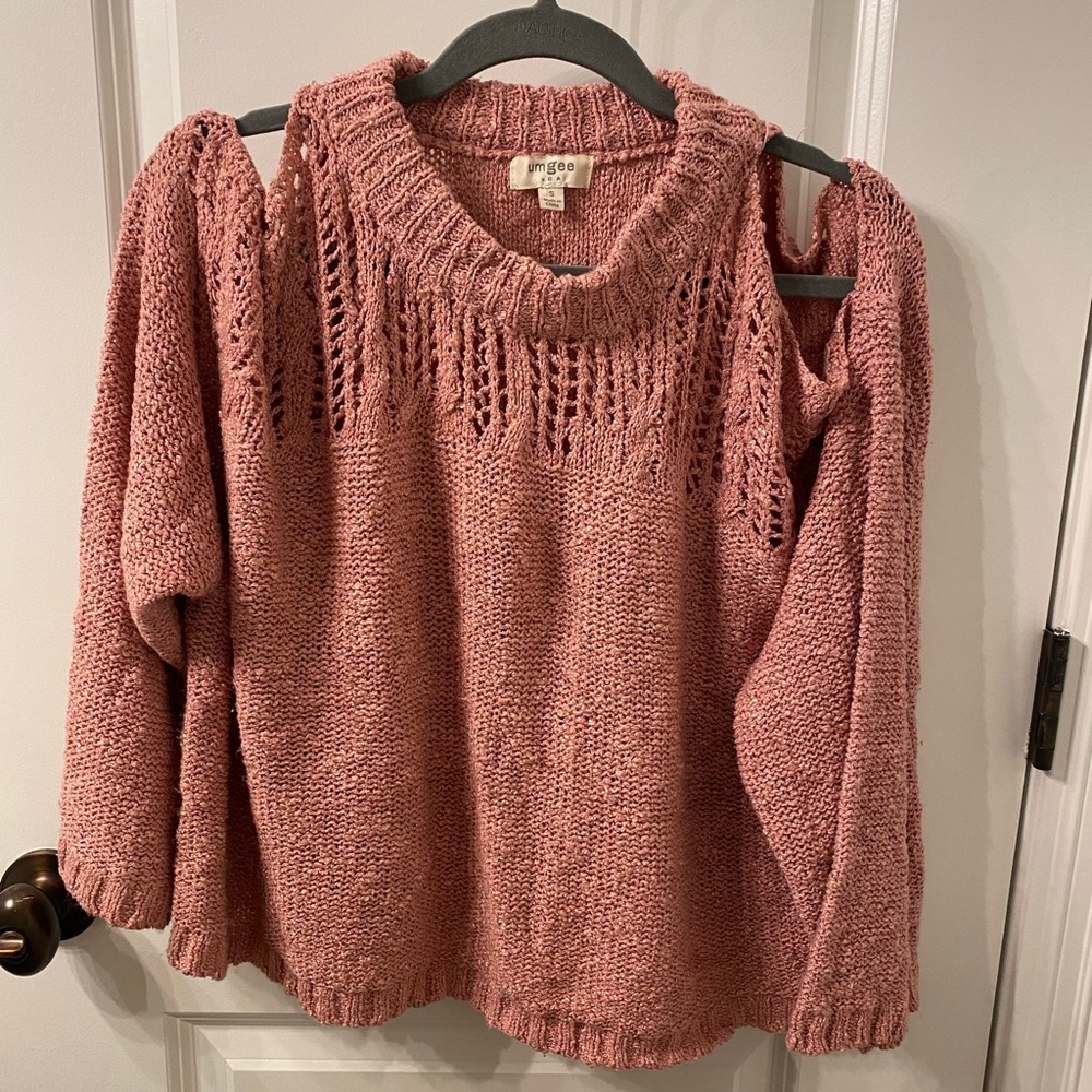 Oversized sweatshirt with shoulder cut outs